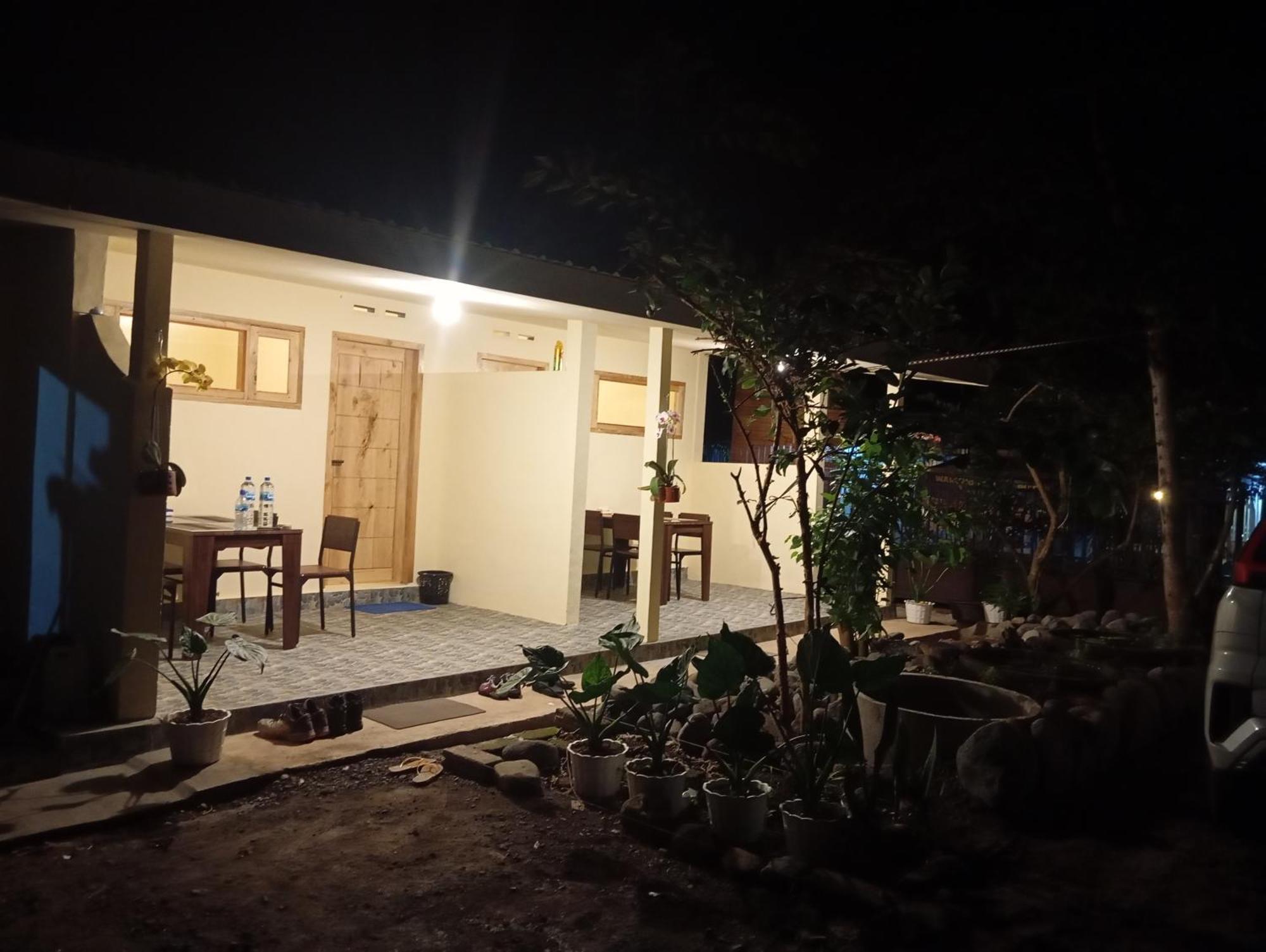Rumah Kawan Senaru House Of Friend Екстериор снимка