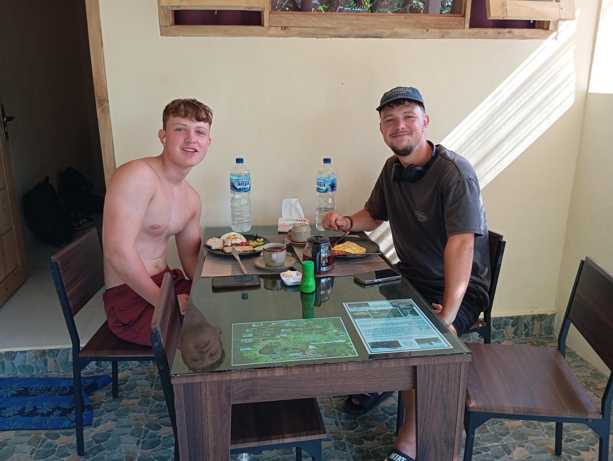 Rumah Kawan Senaru House Of Friend Екстериор снимка